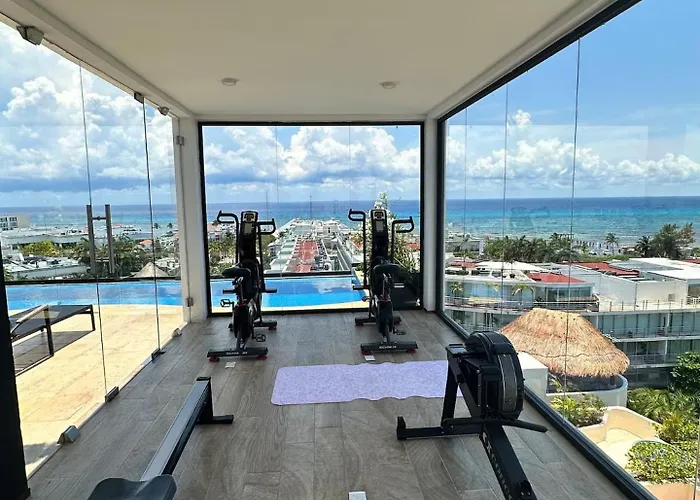 Location Steps To The Playa del Carmen